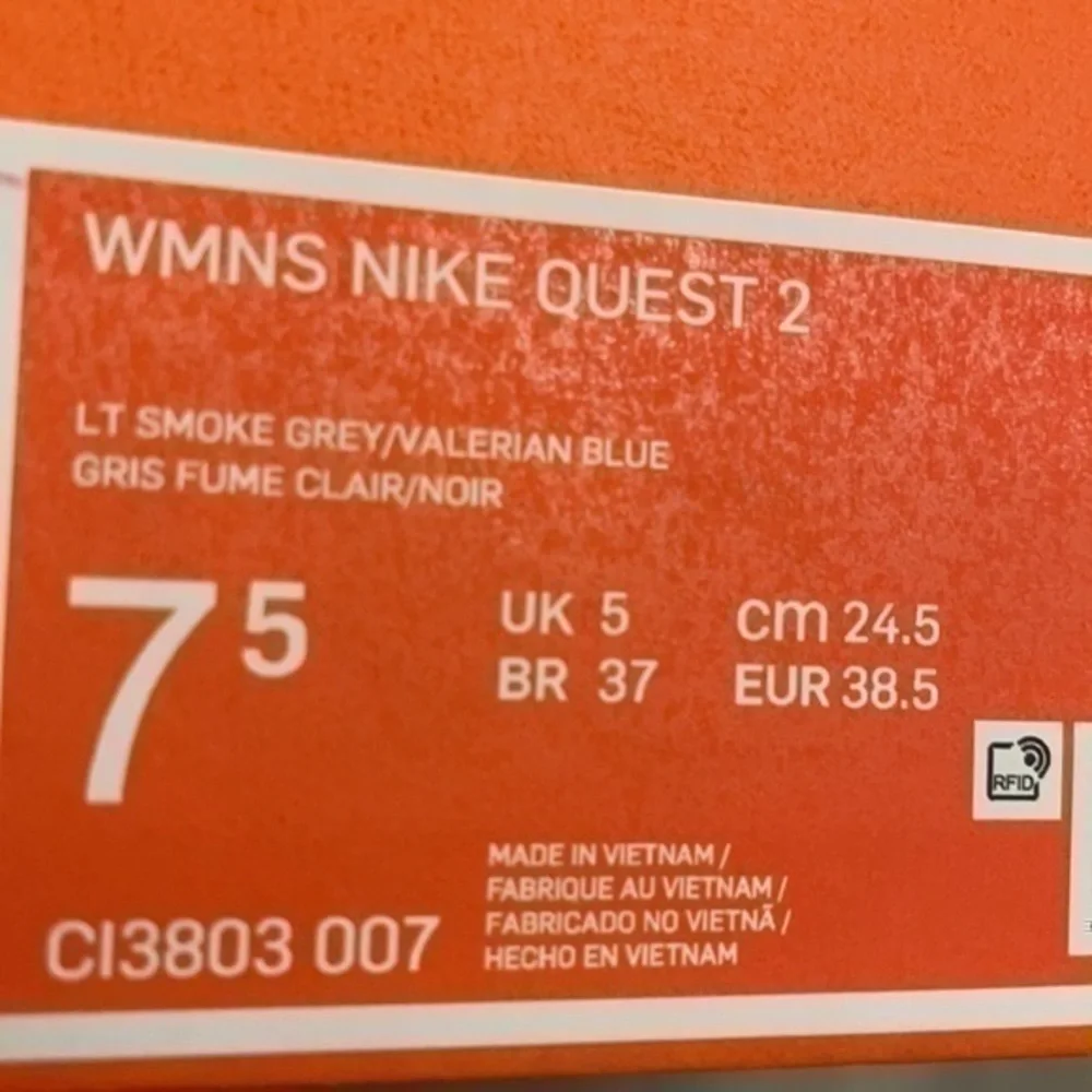 Nike quest 2 Lt smoke grey/valerian blue stripe running sneakers size 7.5 - Picture 12 of 12